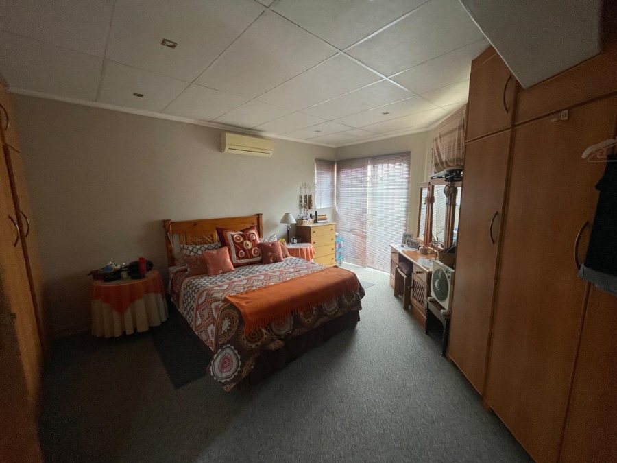 4 Bedroom Property for Sale in Christiana North West